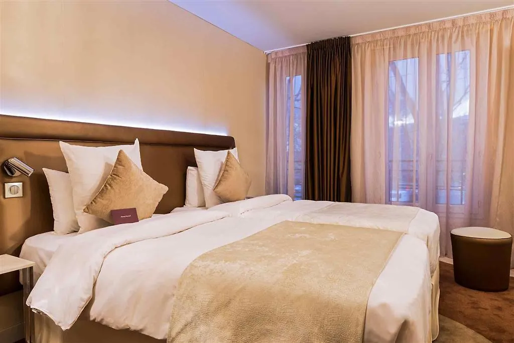 Mercure Paris Place D'Italie 4*,