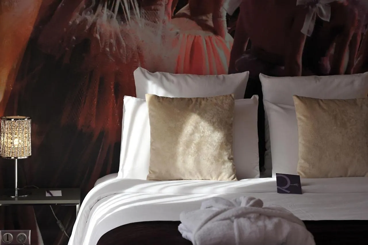 Mercure Paris Place D'Italie 4*,